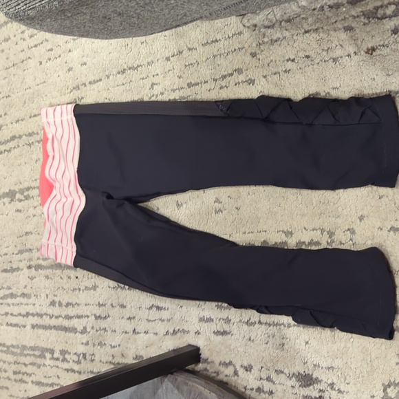 Lululemon Var-City Crop Black / Quiet Stripe Butter Pink Electric Coral - Picture 12 of 15